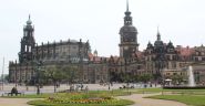 Dresden-Platz vor Semperoper.jpg